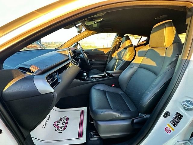 Toyota C-HR 2017-01 184282-3