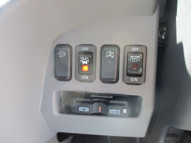 Mitsubishi CANTER 2023-10 13642-16