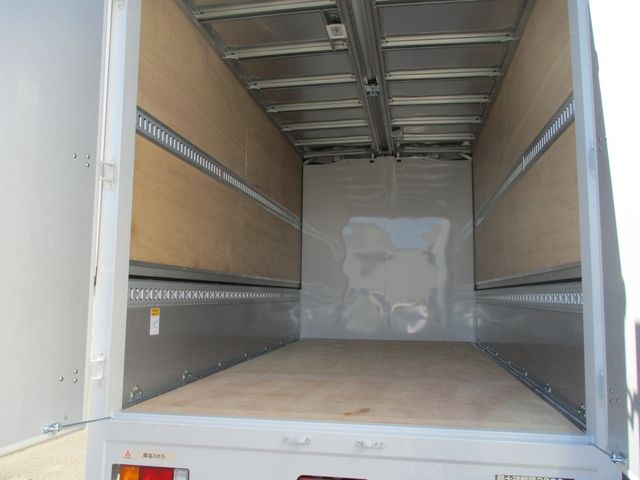 Mitsubishi CANTER 2023-10 13642-7