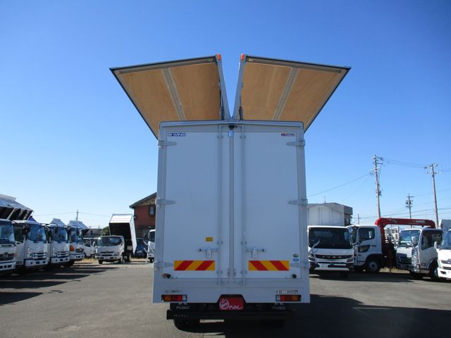 Mitsubishi CANTER 2023-10 13642-3