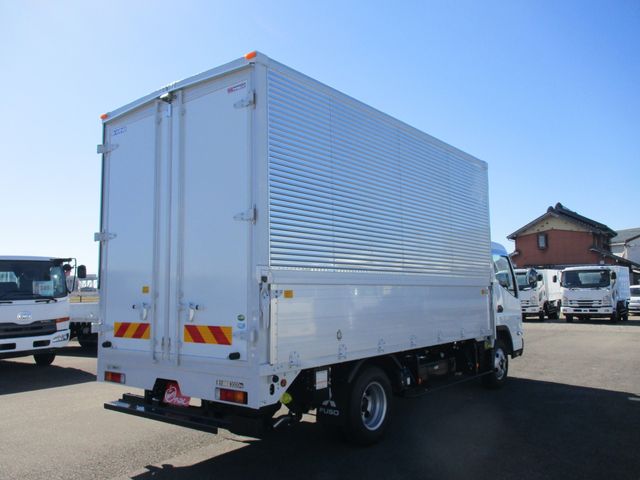 Mitsubishi CANTER 2023-10 13642-10