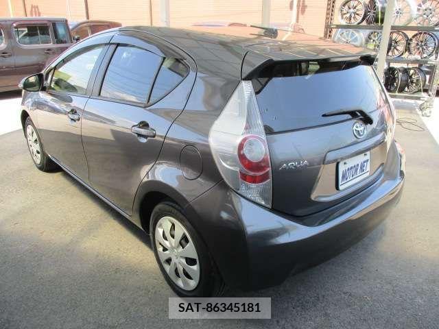 Toyota AQUA 2014-02 356341-3