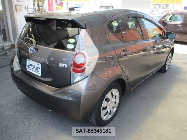 Toyota AQUA 2014-02 356341-4