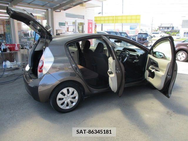 Toyota AQUA 2014-02 356341-22