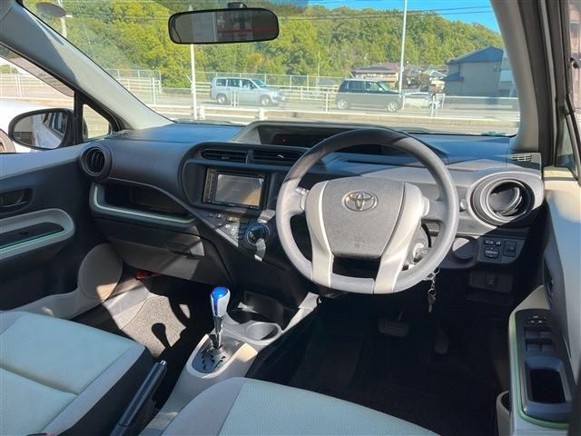 Toyota AQUA 2012-10 13207-2