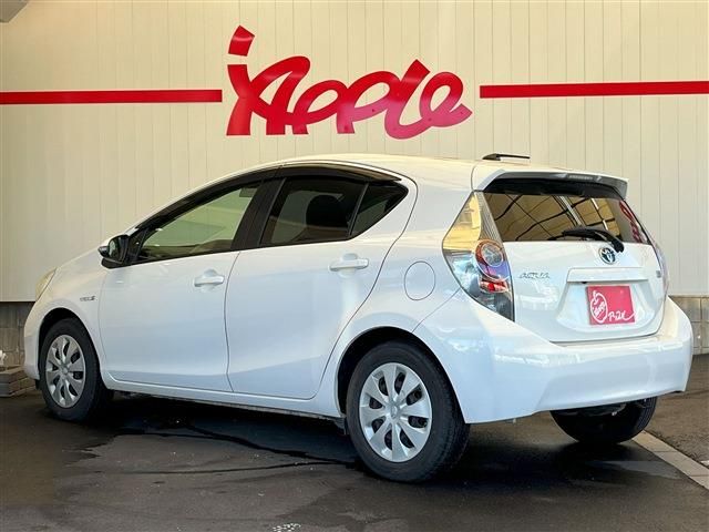 Toyota AQUA 2012-10 13207-1