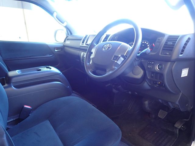 Toyota HIACE VAN 2018-10 16824-1