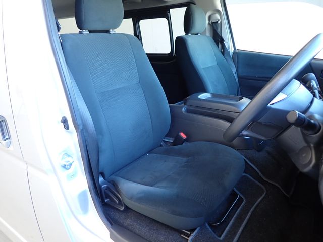 Toyota HIACE VAN 2018-10 16824-10