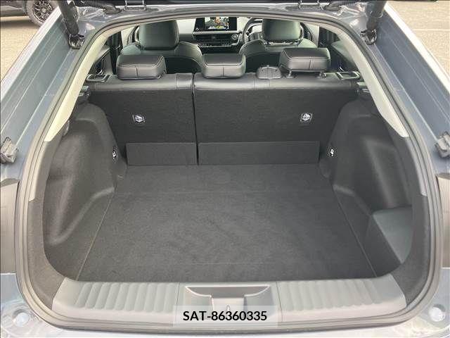 Toyota PRIUS 2023-05 215896-14