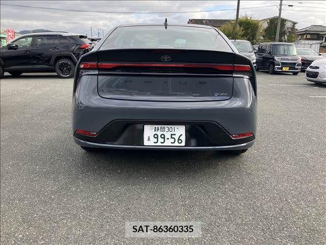 Toyota PRIUS 2023-05 215896-15