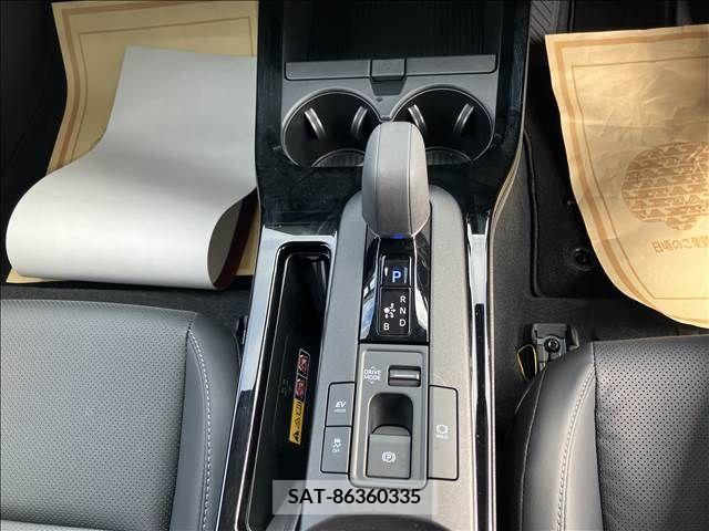 Toyota PRIUS 2023-05 215896-8