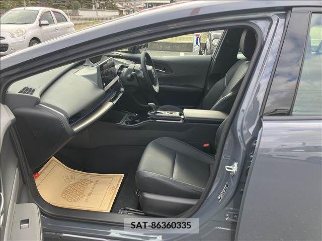 Toyota PRIUS 2023-05 215896-4