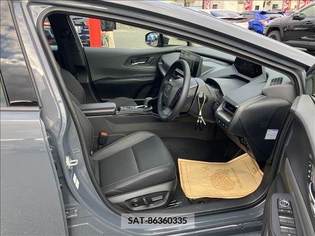 Toyota PRIUS 2023-05 215896-3