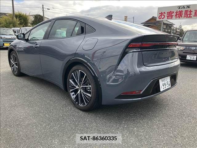 Toyota PRIUS 2023-05 215896-2