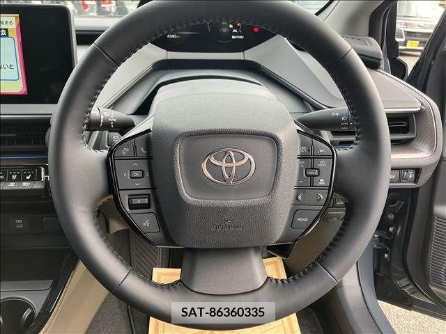 Toyota PRIUS 2023-05 215896-1