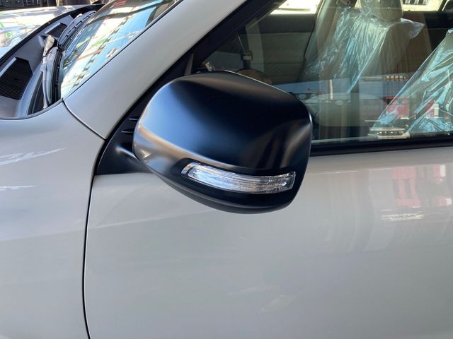 Toyota PRADO 2022-09 13777-11