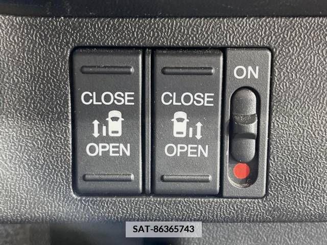 Honda e 2021-03 337808-5