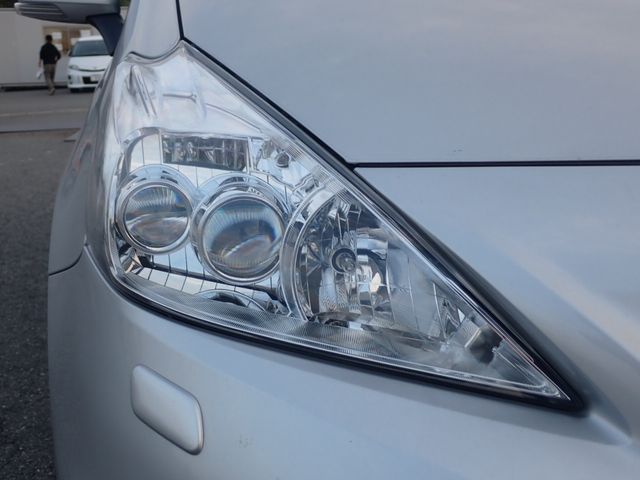 Toyota PRIUS ALPHA 2014-10 191415-8