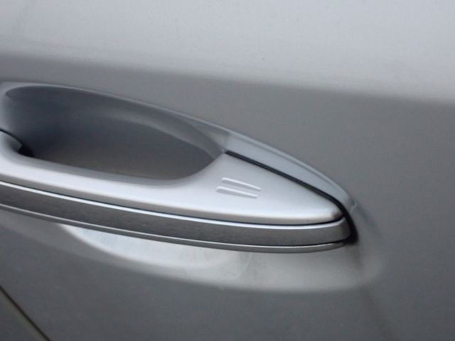 Toyota PRIUS ALPHA 2014-10 191415-11