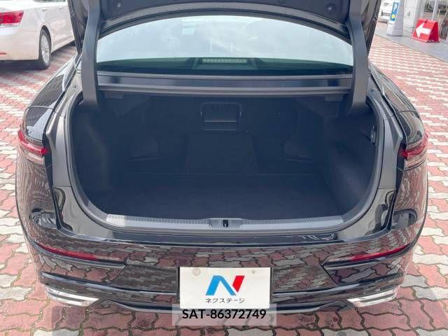 Toyota CROWN 2023-01 337738-10