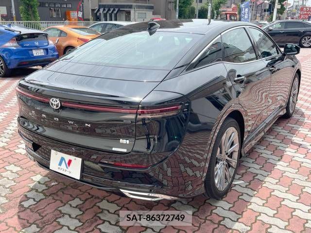 Toyota CROWN 2023-01 337738-17