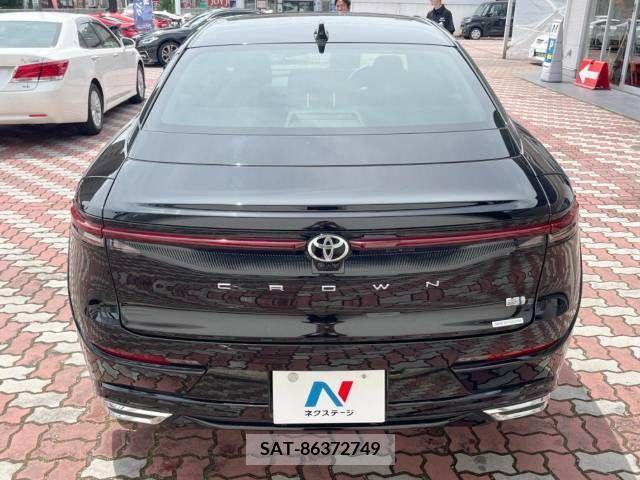 Toyota CROWN 2023-01 337738-15