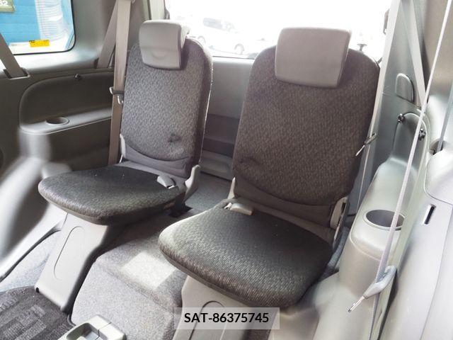 Toyota SIENTA 2011-08 386687-17