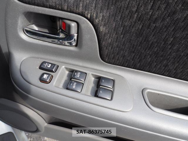 Toyota SIENTA 2011-08 386687-14