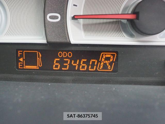 Toyota SIENTA 2011-08 386687-9