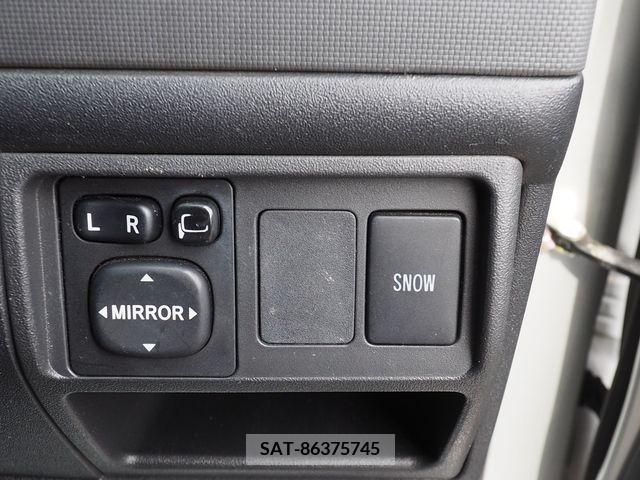 Toyota SIENTA 2011-08 386687-13