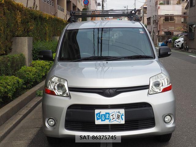Toyota SIENTA 2011-08 386687-26