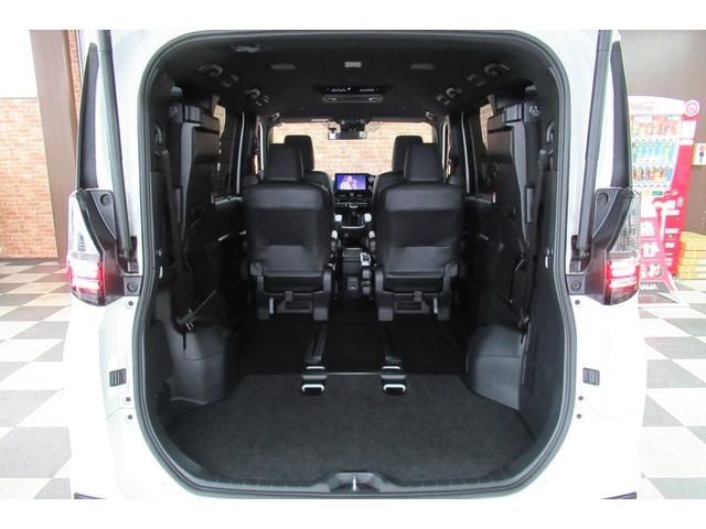 Toyota VOXY HYBRID 2022-03 28462-13