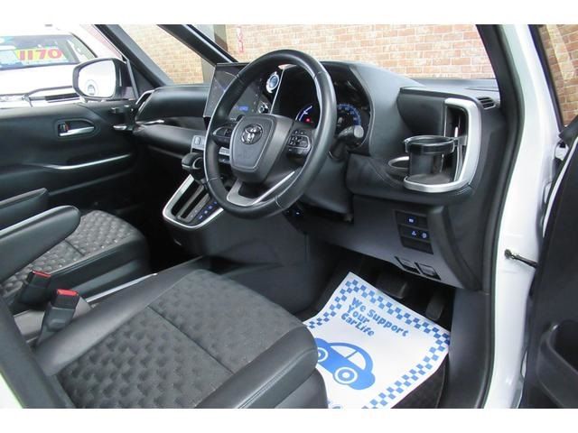 Toyota VOXY HYBRID 2022-03 28462-3