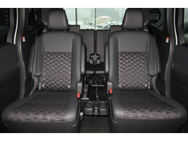 Toyota VOXY HYBRID 2022-03 28462-7