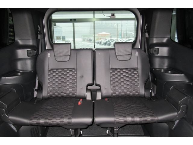 Toyota VOXY HYBRID 2022-03 28462-11