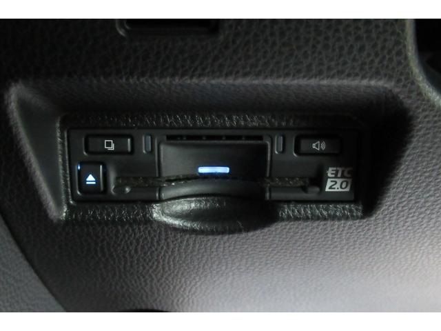 Toyota VOXY HYBRID 2022-03 28462-25
