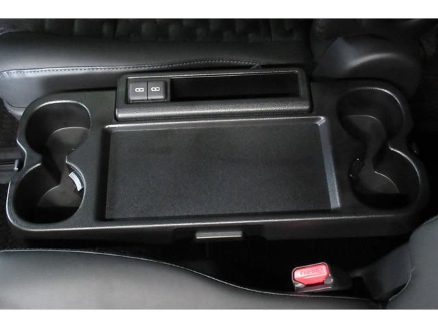 Toyota VOXY HYBRID 2022-03 28462-15