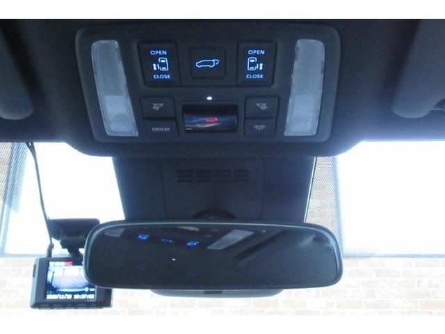 Toyota VOXY HYBRID 2022-03 28462-18