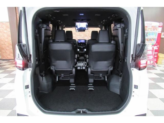 Toyota VOXY HYBRID 2022-03 28462-14