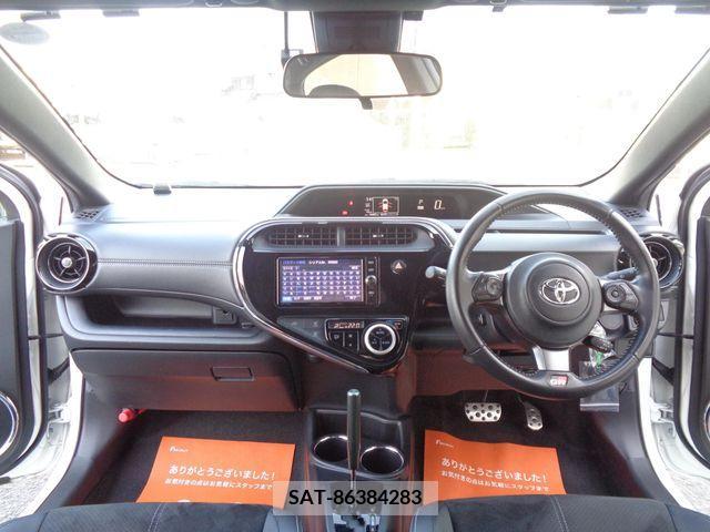 Toyota AQUA 2017-12 222706-12