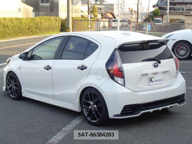 Toyota AQUA 2017-12 222706-2