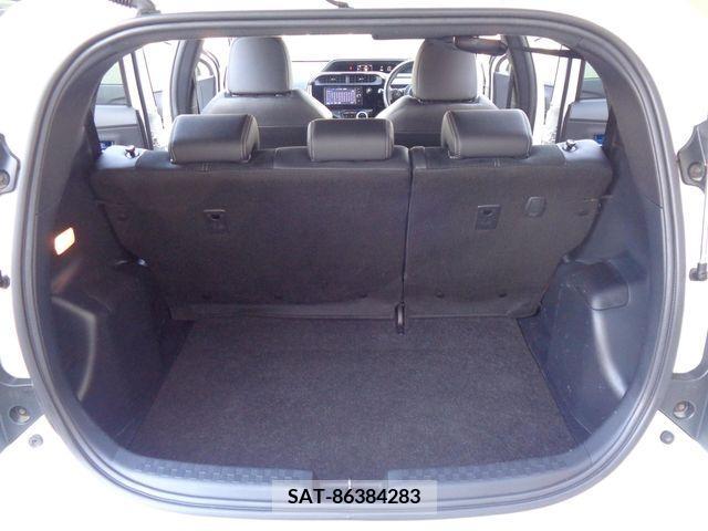 Toyota AQUA 2017-12 222706-7