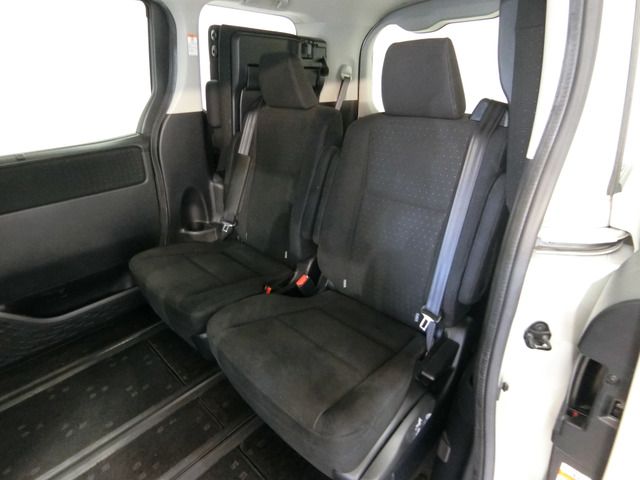 Toyota VOXY HYBRID 2016-09 21441-7