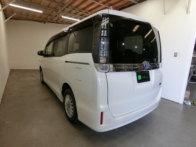 Toyota VOXY HYBRID 2016-09 21441-14