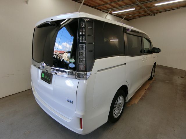 Toyota VOXY HYBRID 2016-09 21441-13
