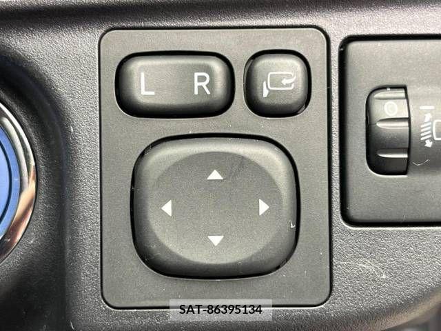 Toyota AQUA 2014-10 292009-7