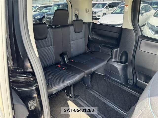 Toyota VOXY 2015-09 380678-21