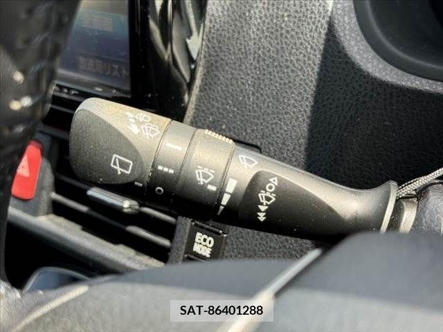 Toyota VOXY 2015-09 380678-28