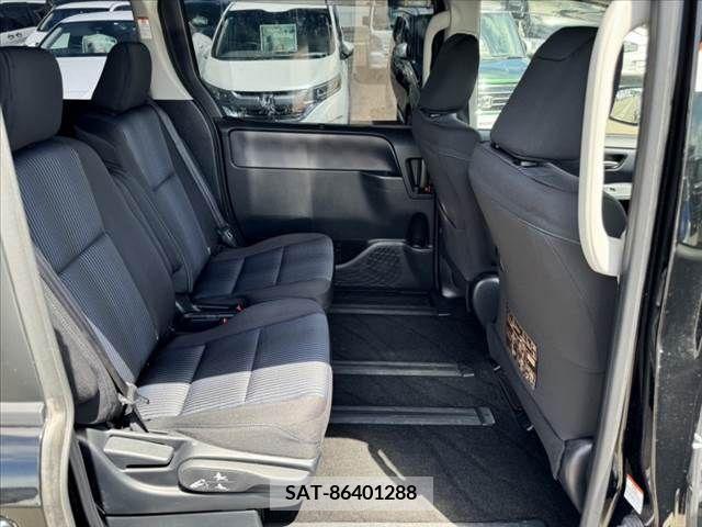 Toyota VOXY 2015-09 380678-19