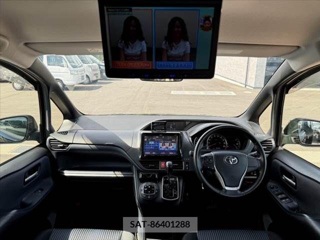 Toyota VOXY 2015-09 380678-1